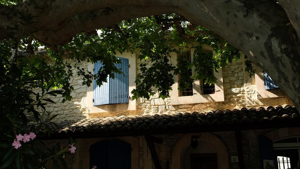 L'Oustau De Mistral Hotel Eyragues Exterior photo